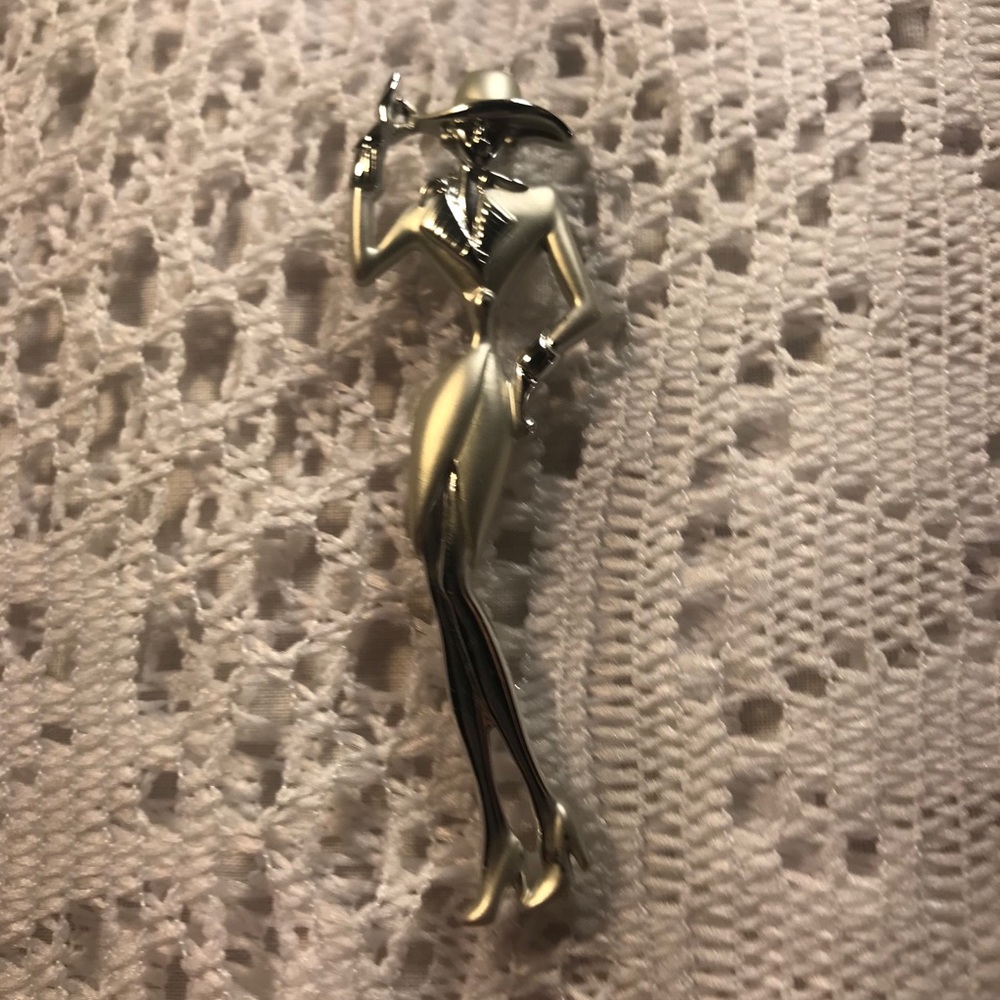 Designer Pin from BEST Jewelers - Picture 2 of 11